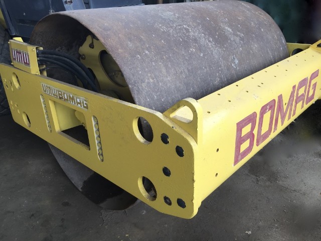 BOMAG BW211D-3