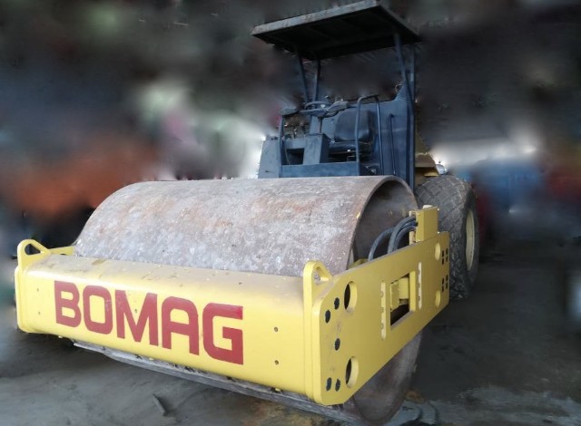BOMAG BW211D-3