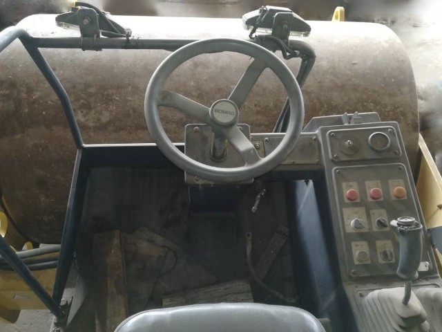 BOMAG BW211D-3