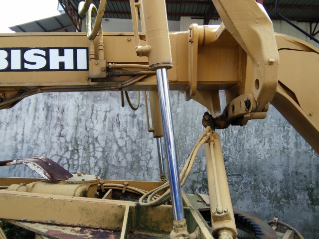 MITSUBISHI MG330