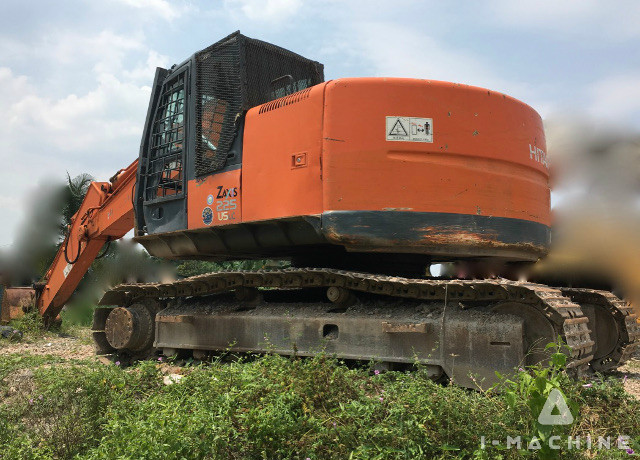 HITACHI ZX225US