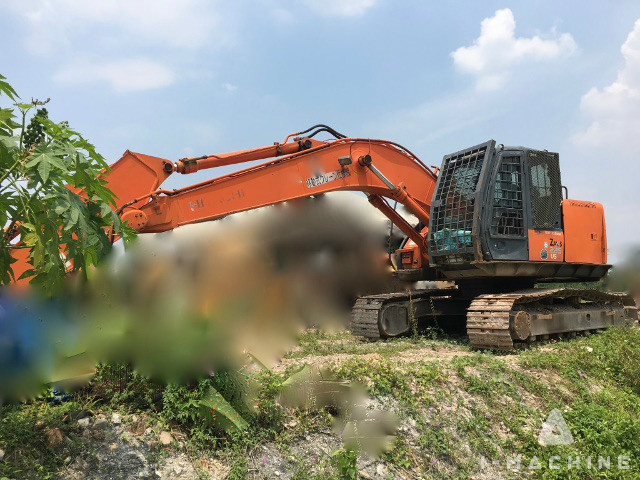 HITACHI ZX225US