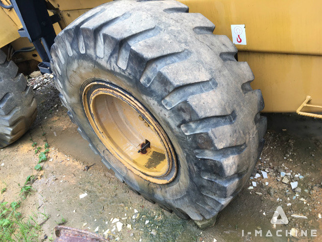 KOMATSU WA180-3