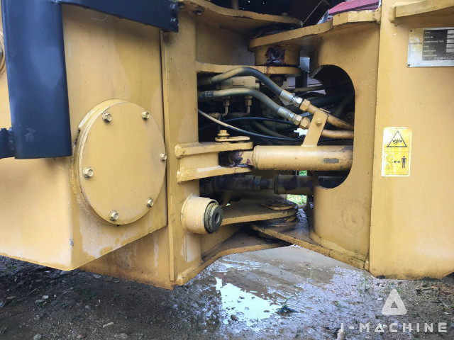 KOMATSU WA180-3