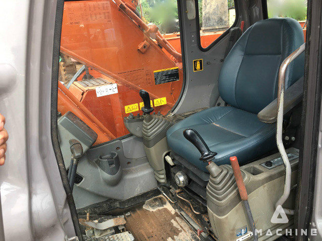 HITACHI ZX225USR