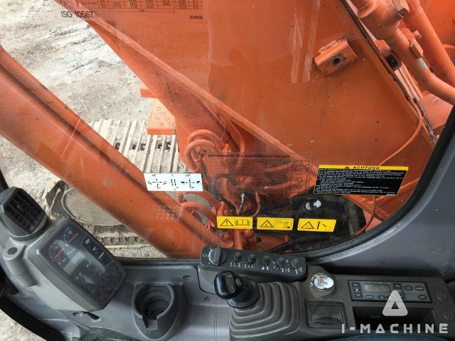 HITACHI ZX225USR