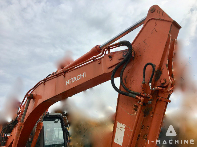 HITACHI ZX225USR