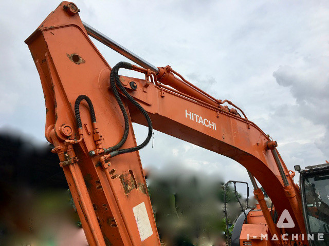 HITACHI ZX225USR