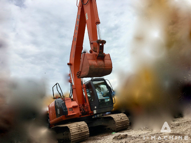 HITACHI ZX225USR