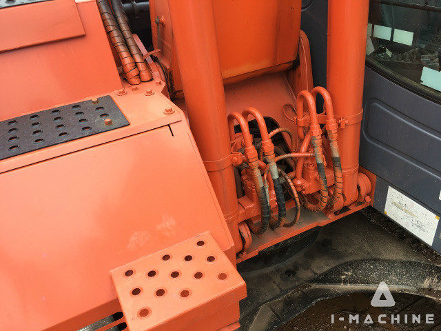 HITACHI ZX225USR