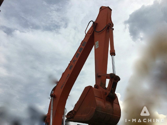 HITACHI ZX225USR